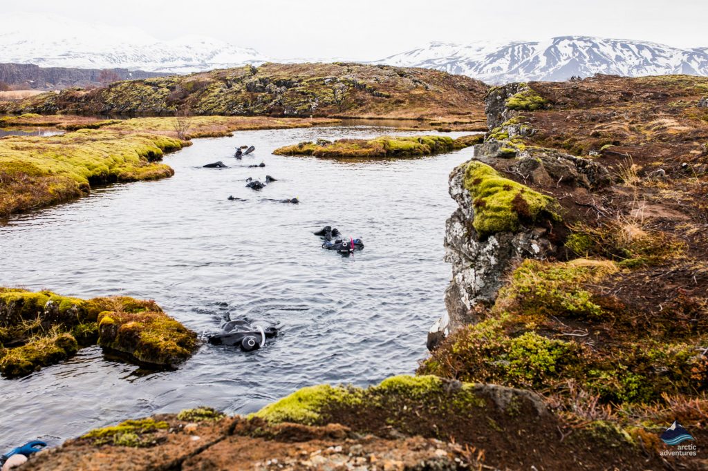 Plonger entre deux plaques tectoniques en Islande