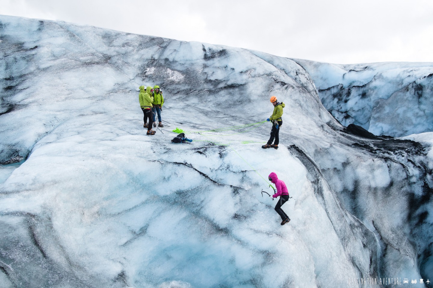 Journée épique de randonnée et d'escalade de glacier en Islande